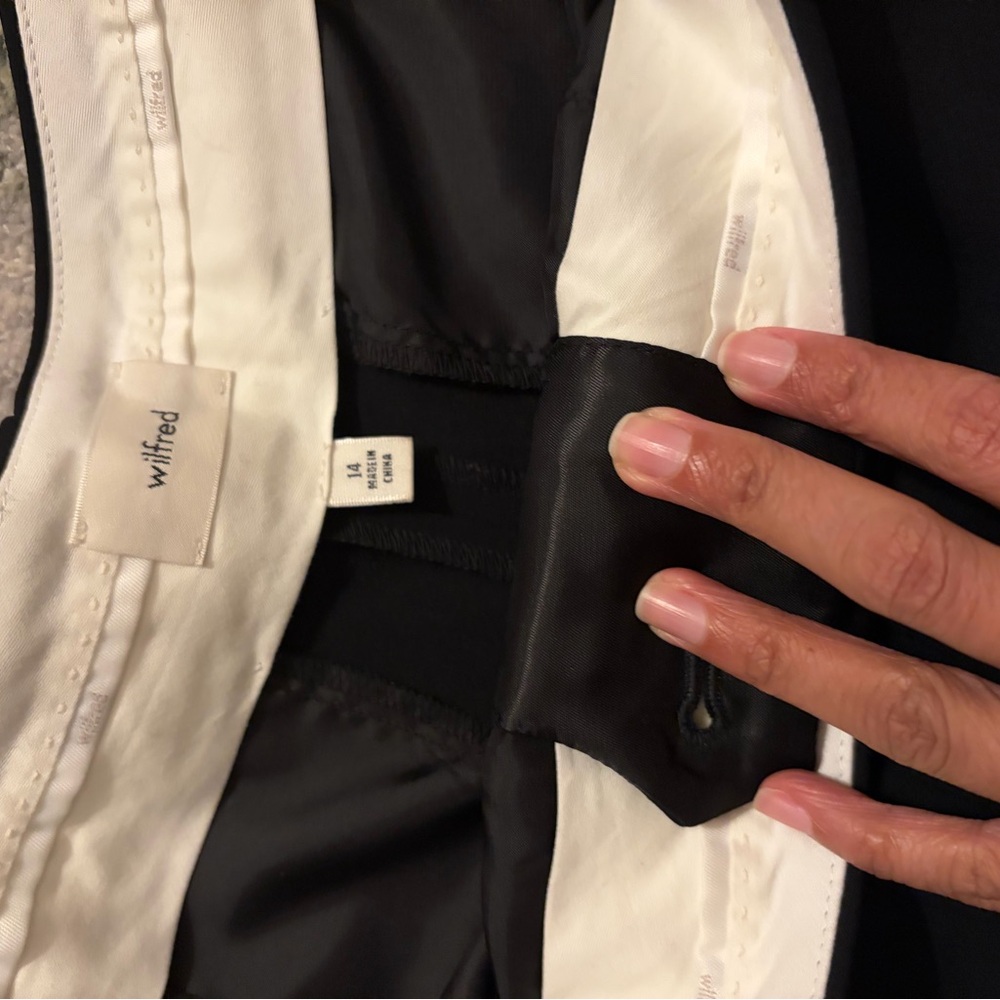 NWOT Aritzia High Waist Black Shorts - Picture 10 of 11